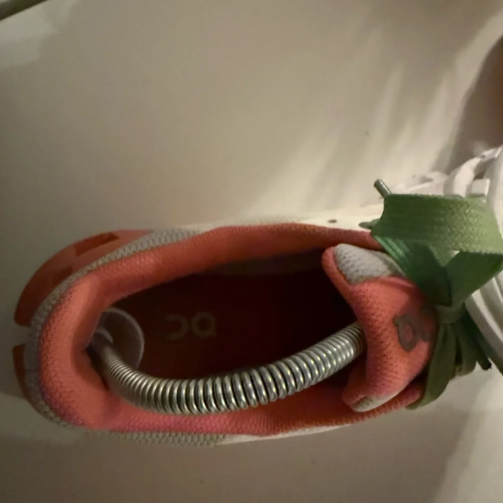 On Running Women's Athletic Shoes in White and Coral with Green Laces - Picture 4 of 8